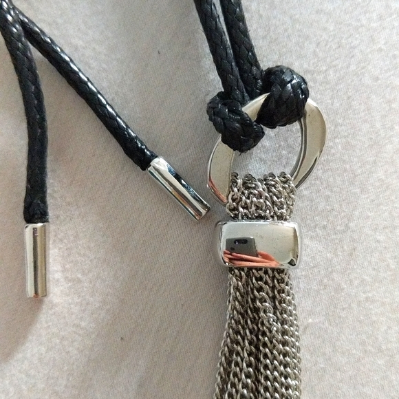 NWT Kenneth Cole Adjustable Tassels Necklace Sliver - Picture 3 of 7